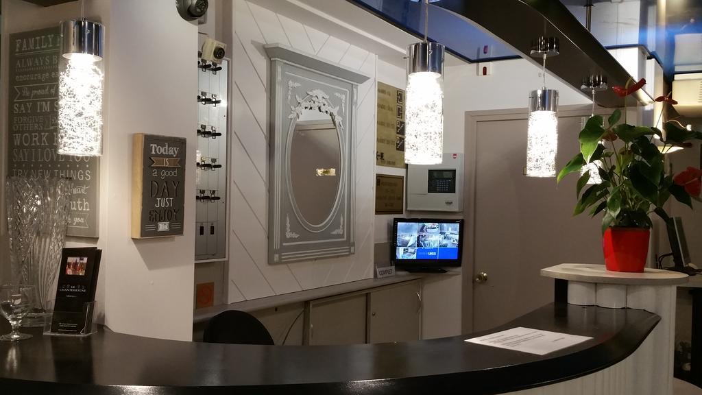 Hotel Le Chantereigne Les Noes-pres-Troyes Eksteriør bilde