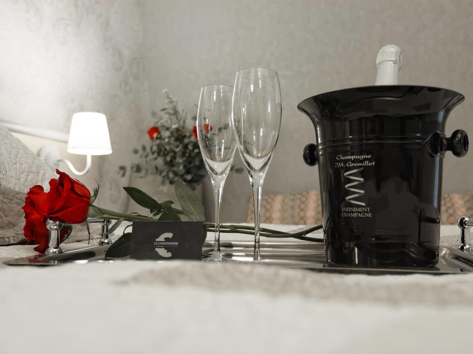 Hotel Le Chantereigne Les Noes-pres-Troyes Eksteriør bilde